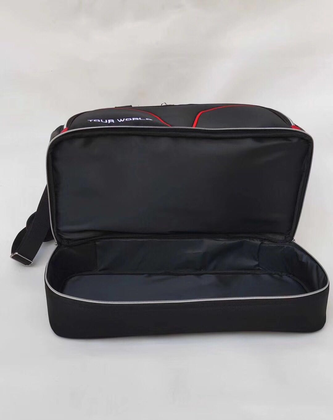 黑色高尔夫衣物包